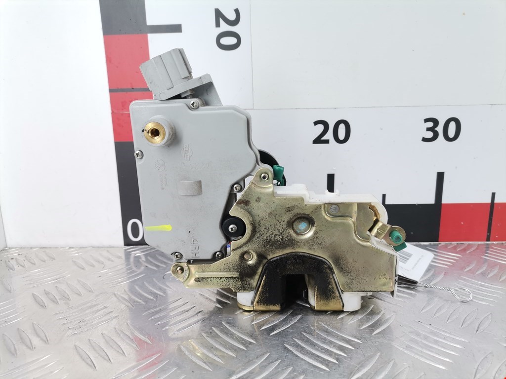 Замок двери передней правой NISSAN Primera P11 1996-2002