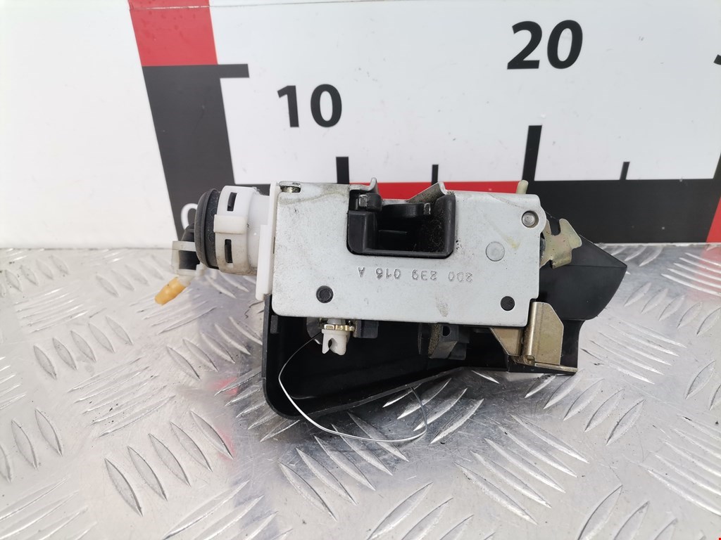 Замок двери задней правой AUDI A4 B5 1995-2001