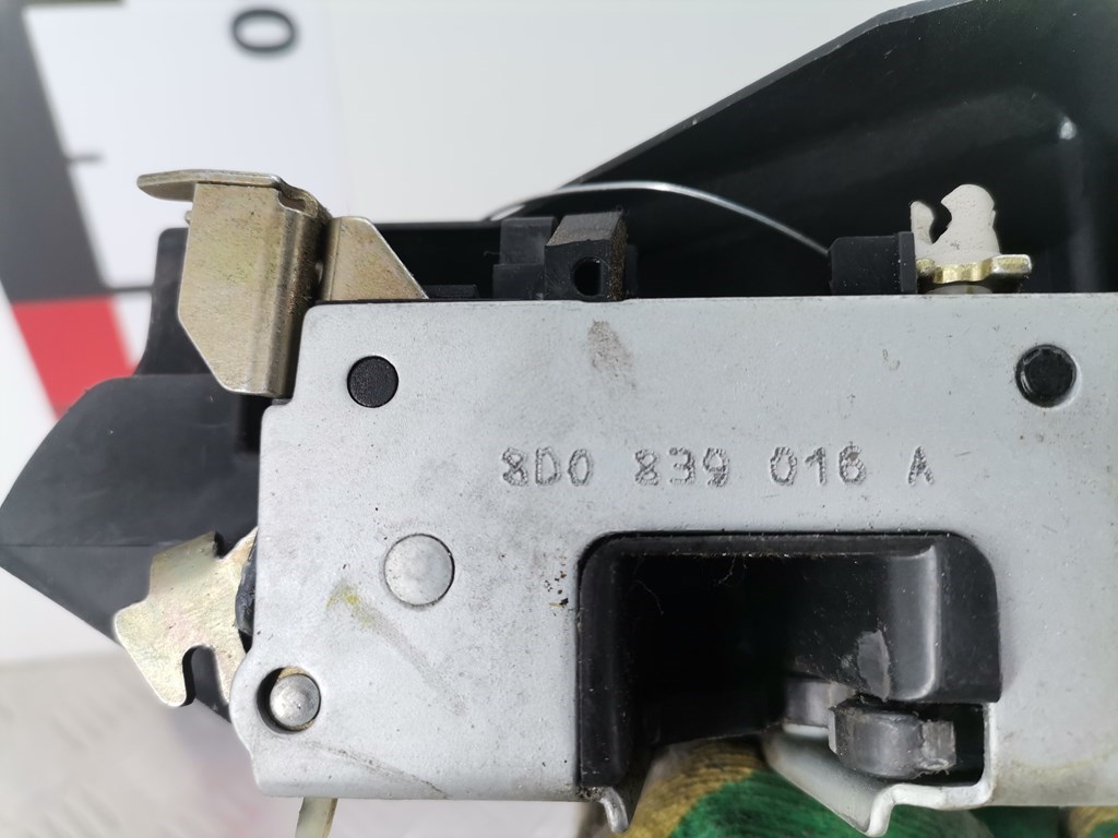 Замок двери задней правой AUDI A4 B5 1995-2001