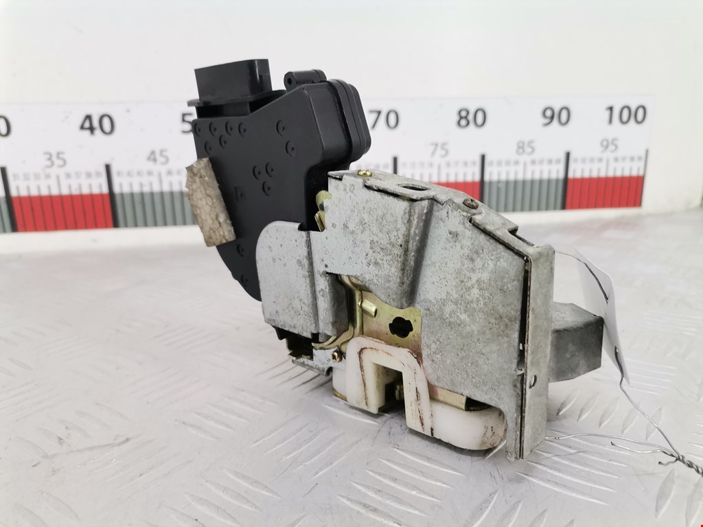 Замок двери передней правой SUBARU Legacy 2003-2009