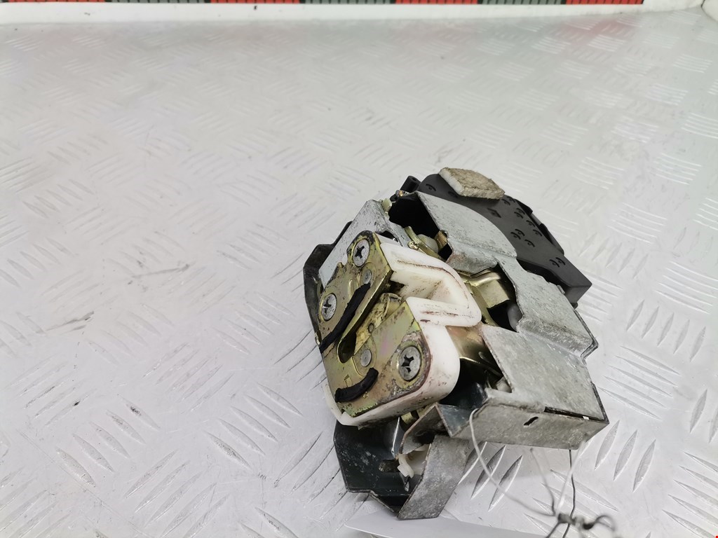 Замок двери передней правой SUBARU Legacy 2003-2009