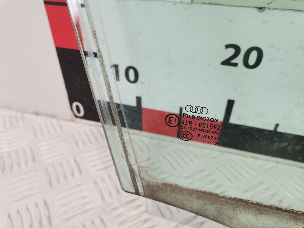 Стекло двери переднее правое AUDI Q7 I 2006-2015