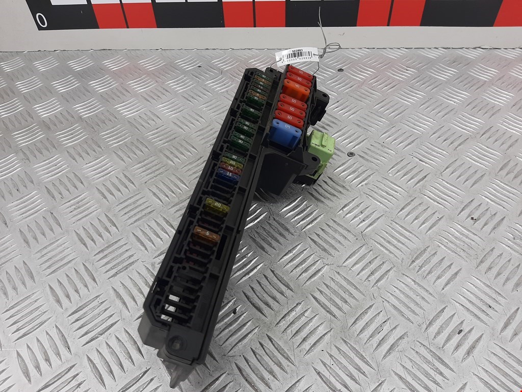 Датчик уровня в бачок омывателя BMW 5er 5 серия E60/E61 2003-2010