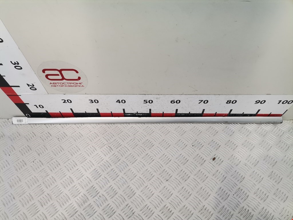 Накладка декоративная (молдинг) двери передней правой BMW 3-Series (E46) (1998-2007)