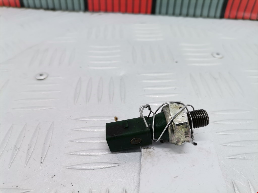 Датчик давления масла VOLKSWAGEN Golf IV 1997-2003