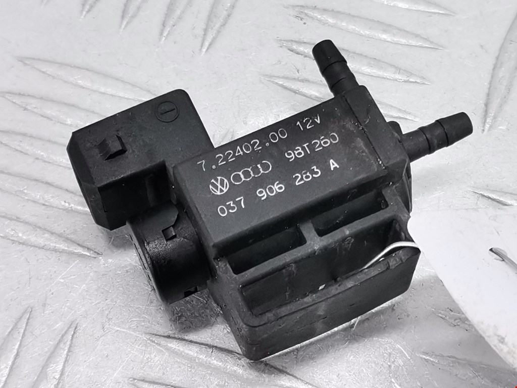 Клапан воздушного фильтра Audi A4 B5 (1994-2001)