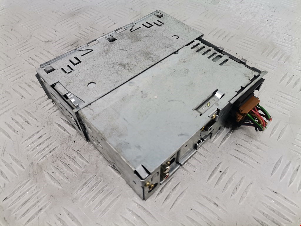 Магнитола VOLKSWAGEN Passat B5 1997-2005