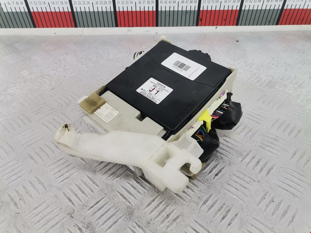 Блок комфорта TOYOTA Prius III XW30 2009-2015