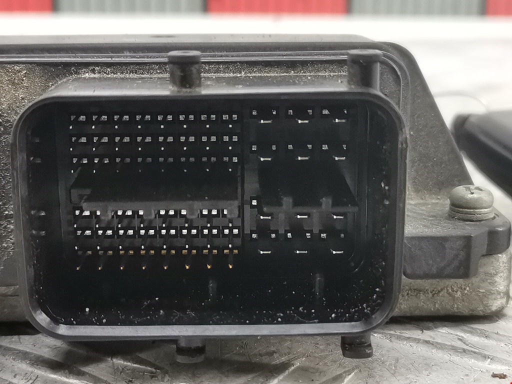 Блок управления двигателя (ЭБУ) TOYOTA Prius III XW30 2009-2015