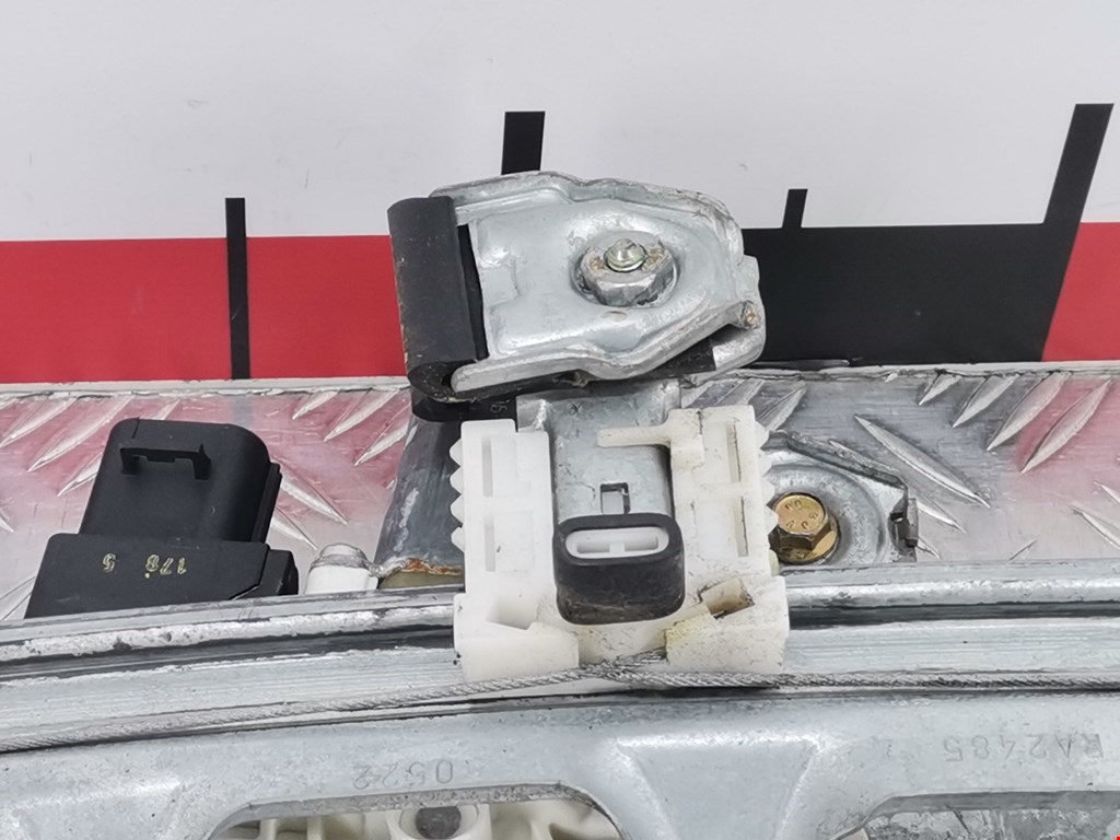 Стеклоподъемник передний левый MITSUBISHI Colt Z3 2003-2012