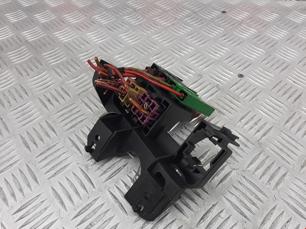 Блок реле AUDI A4 B7 2004-2007