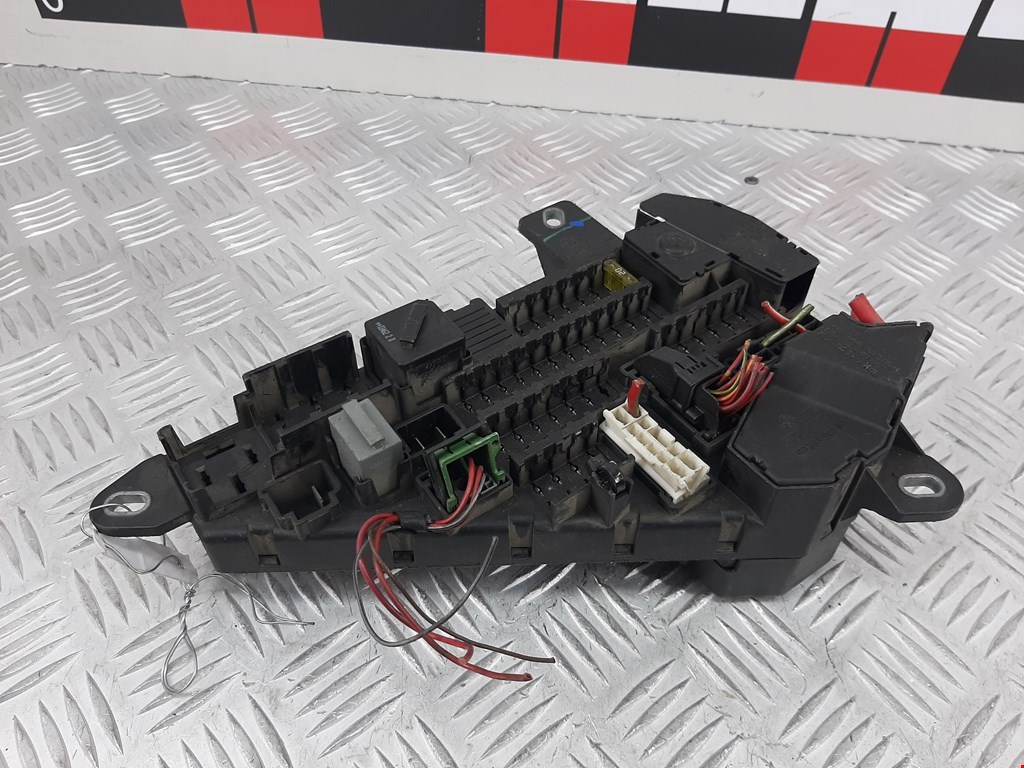 Датчик уровня в бачок омывателя BMW 5er 5 серия E60/E61 2003-2010