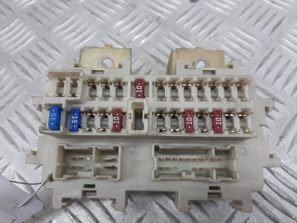 Датчик уровня в бачок омывателя INFINITI QX56/QX80 2004-2010