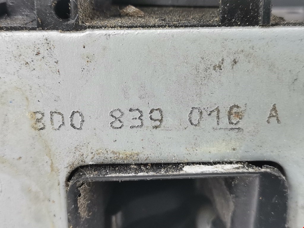 Замок двери задней правой AUDI A4 B5 1995-2001