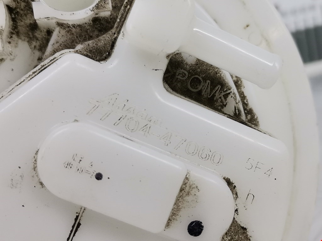 Насос топливный (электрический) TOYOTA Prius III XW30 2009-2015