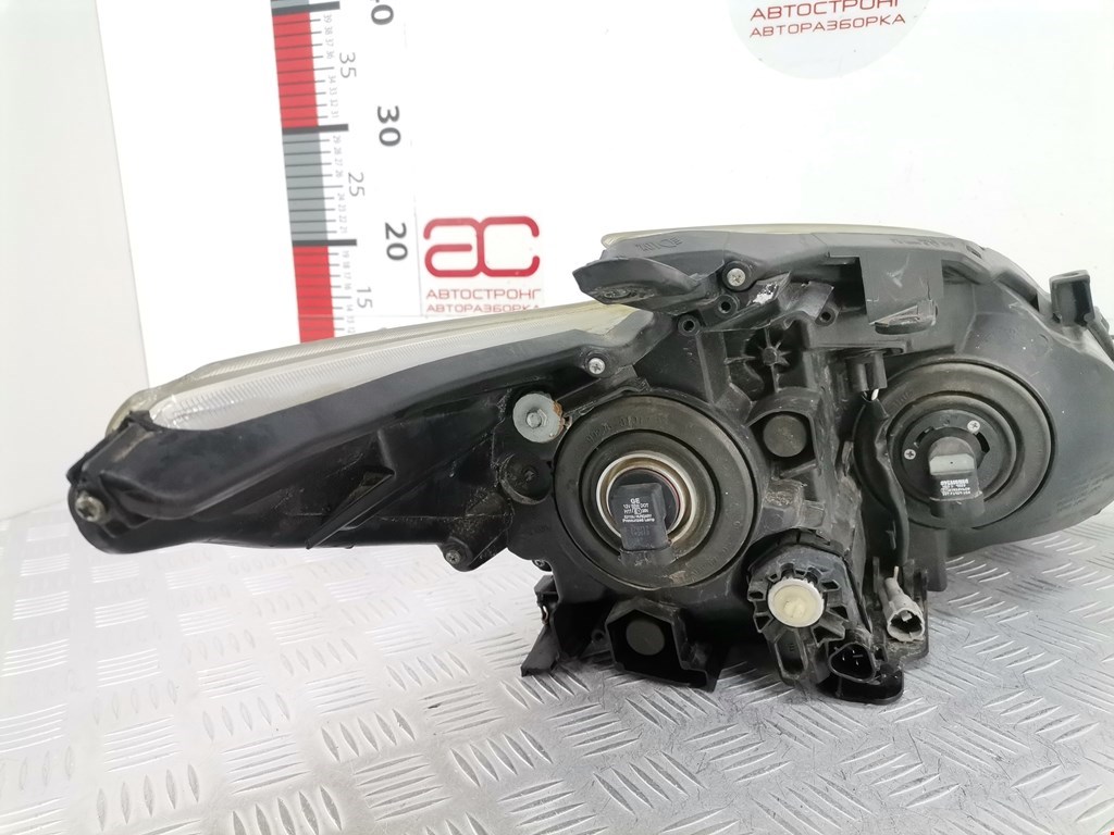 Фара левая TOYOTA Prius III XW30 2009-2015