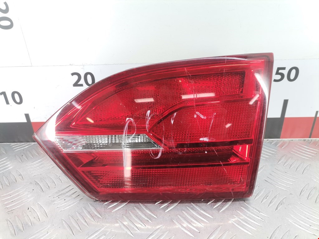 Фонарь крышки багажника правый Volkswagen Jetta 6 (2010-2018)