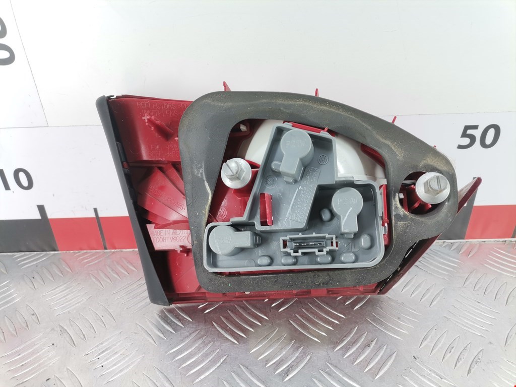 Фонарь задний внутренний правый VOLKSWAGEN Jetta VI 2011-2017