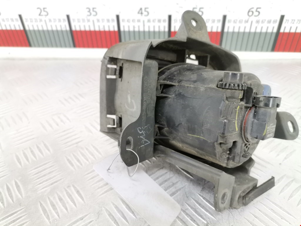 Фара противотуманная левая (ПТФ) TOYOTA Prius III XW30 2009-2015