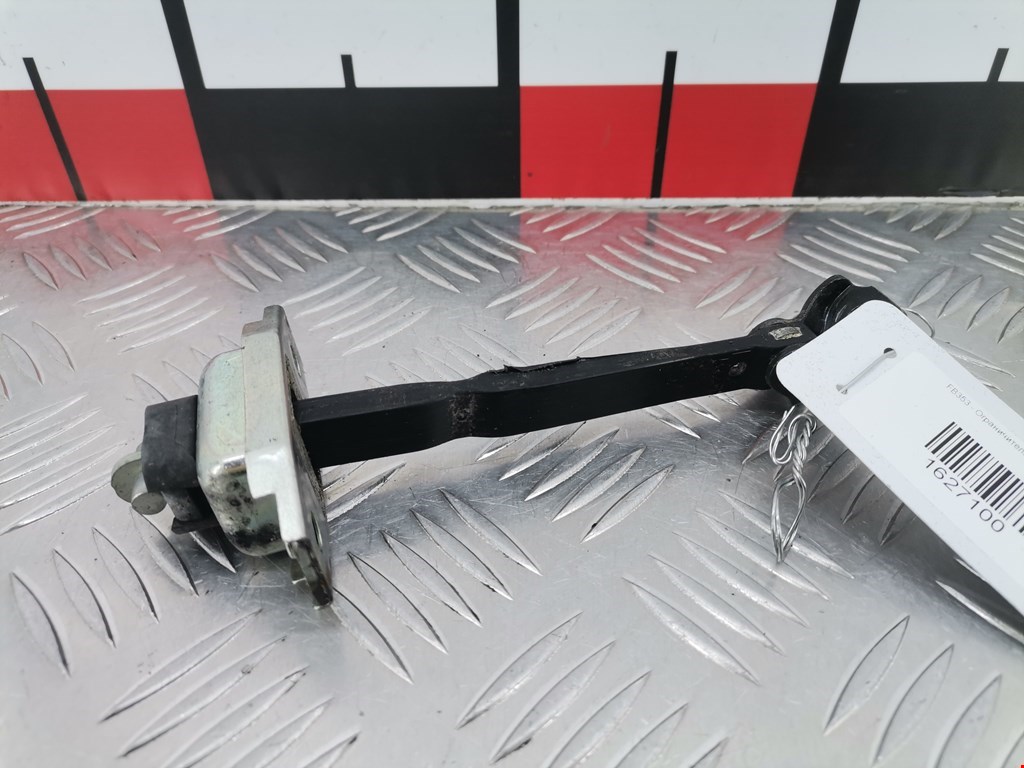 Ограничитель открывания двери TOYOTA Prius III XW30 2009-2015