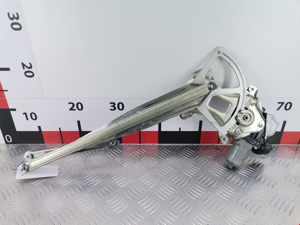 Стеклоподъемник передний левый TOYOTA Prius III XW30 2009-2015