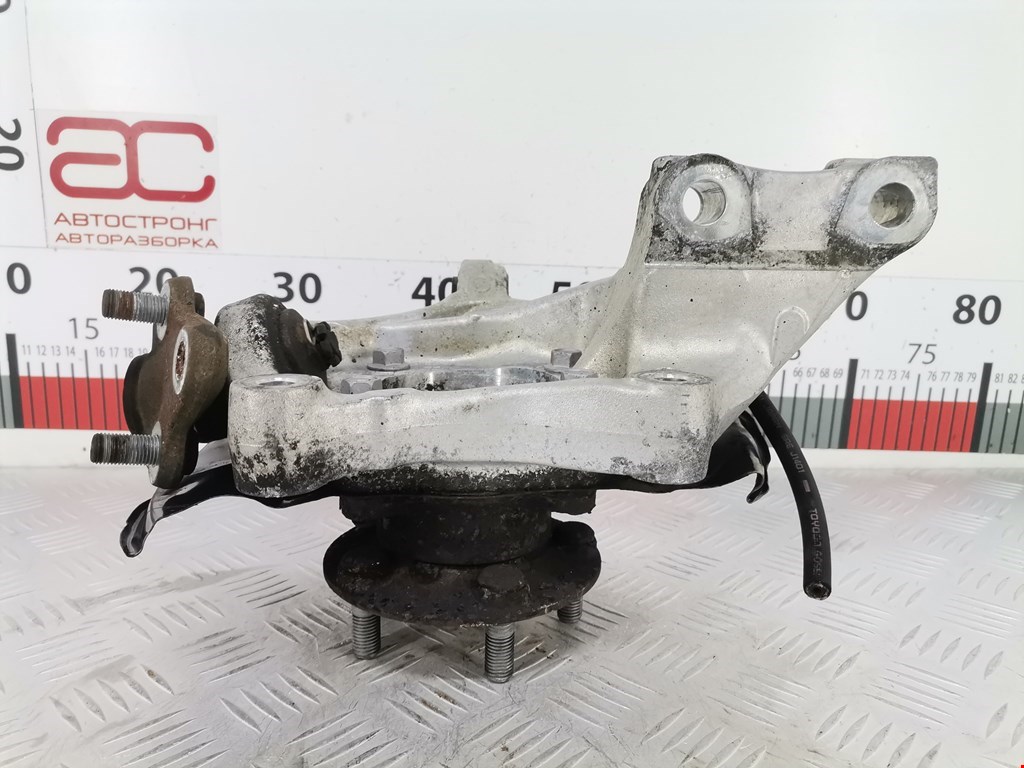 Ступица передняя левая TOYOTA Prius III XW30 2009-2015
