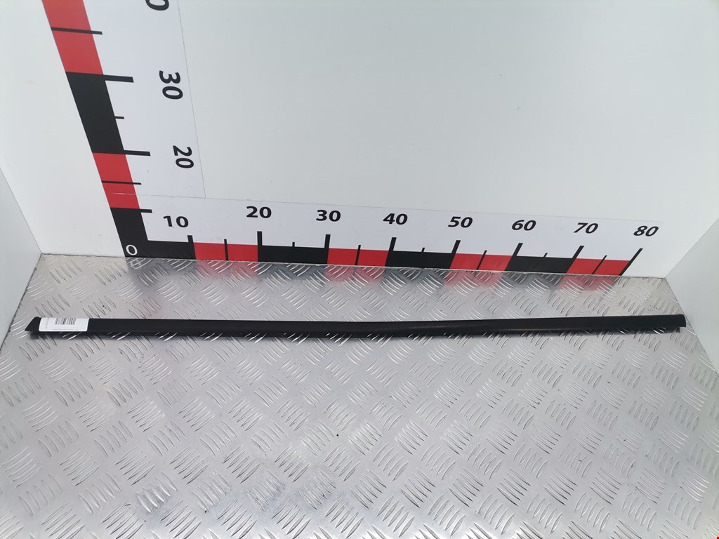 Накладка декоративная (молдинг) стекла двери задней левой Renault Megane 2 (2002-2009)