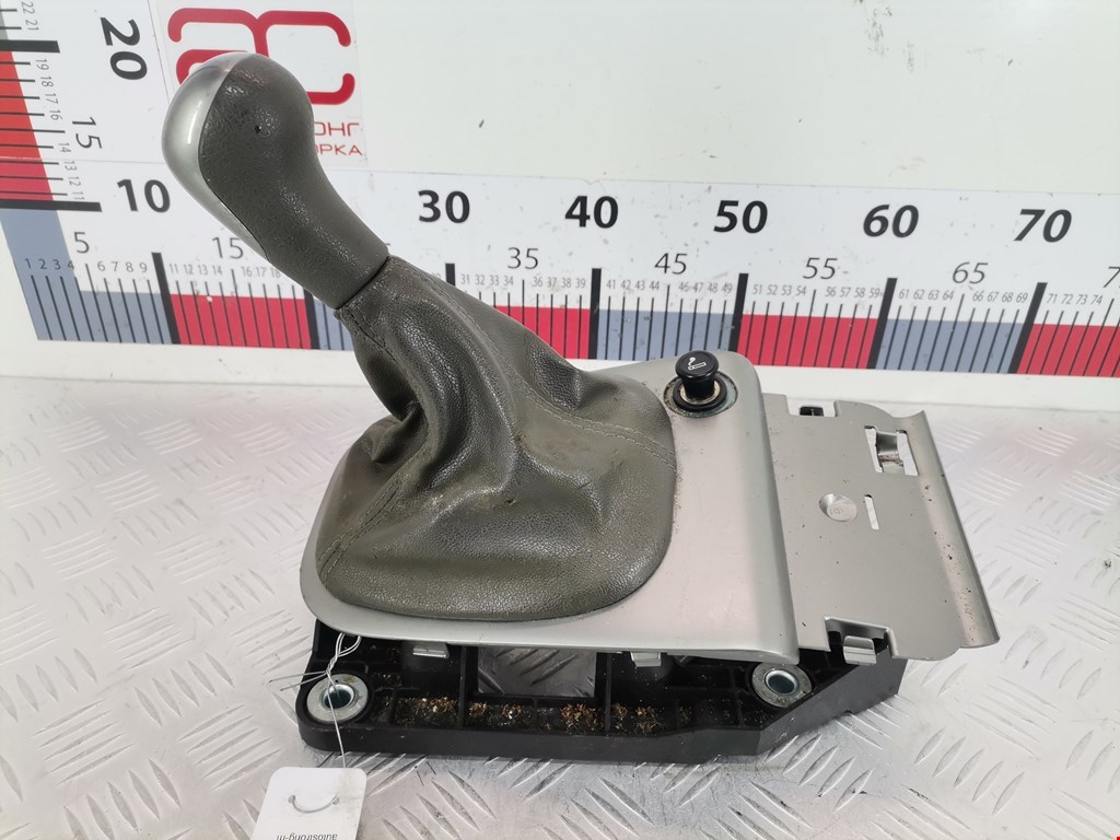 Кулиса (селектор) АКПП/МКПП в салоне VOLVO V40 I 1995-2004