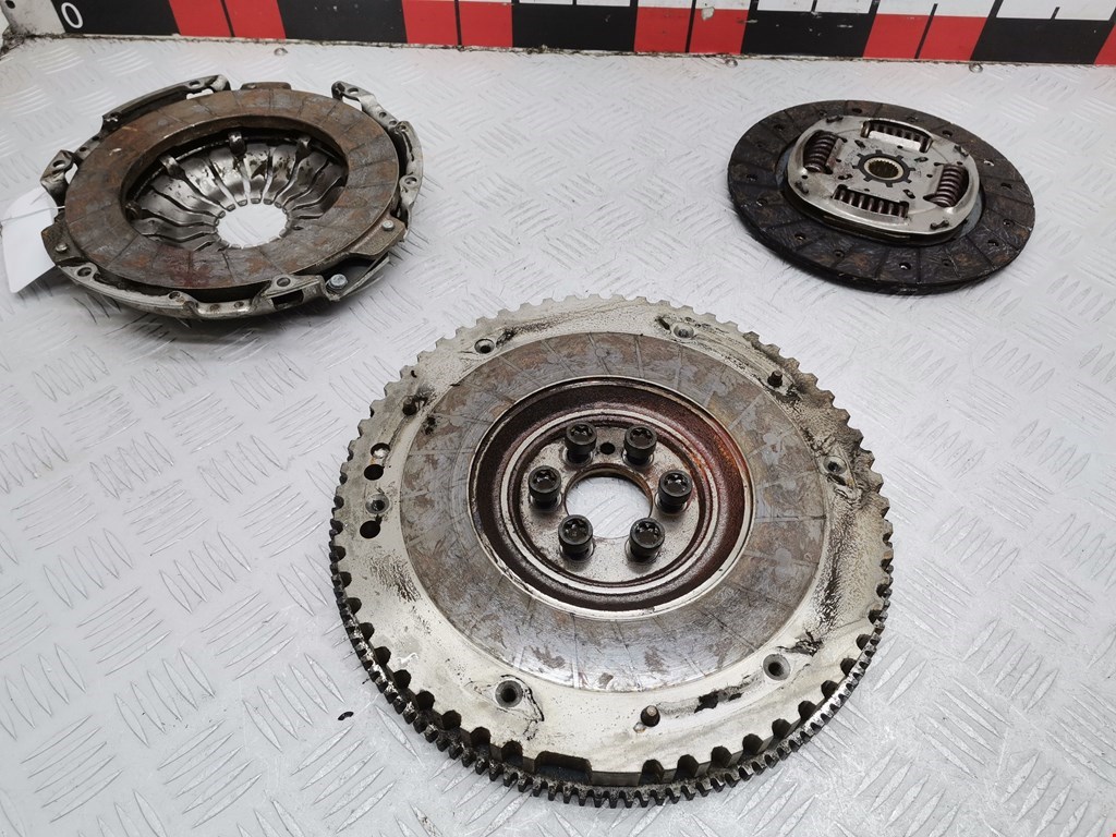 Маховик (демпфер сцепления) DACIA Sandero 2013-2020