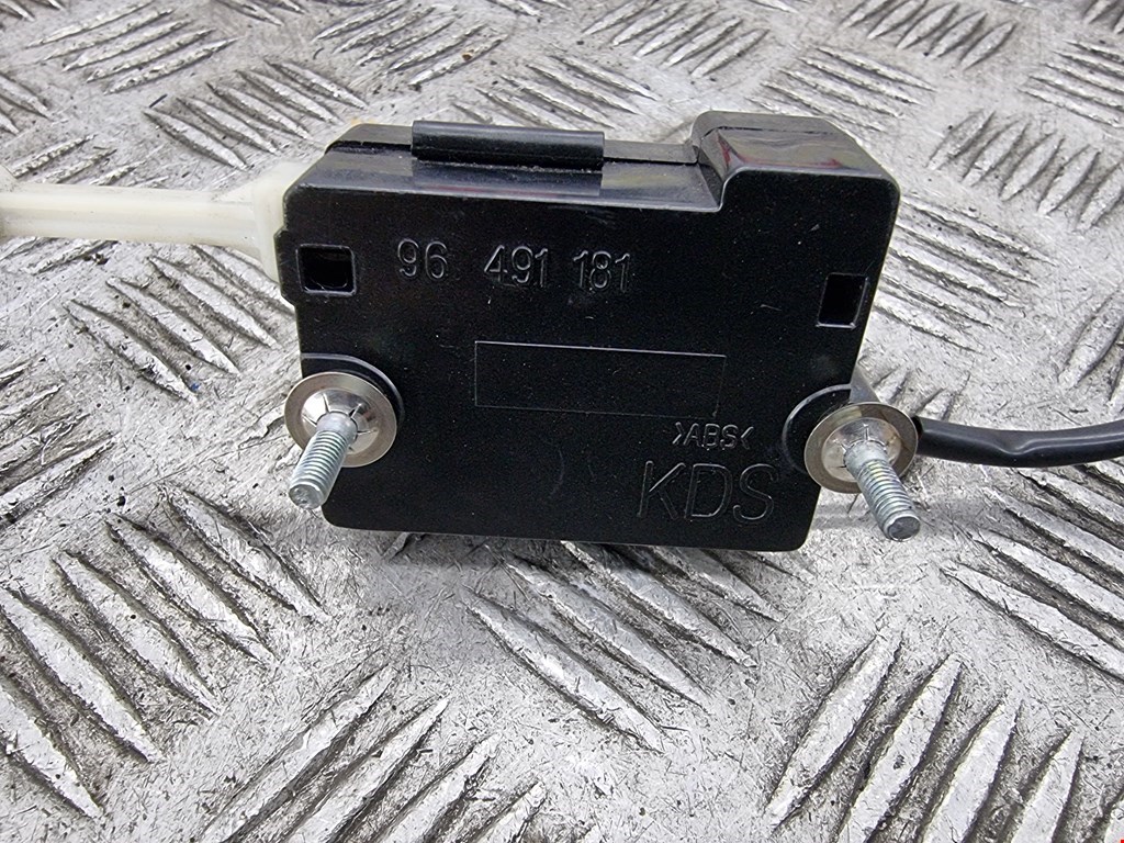 Активатор замка багажника CHEVROLET Aveo T200 2003-2008