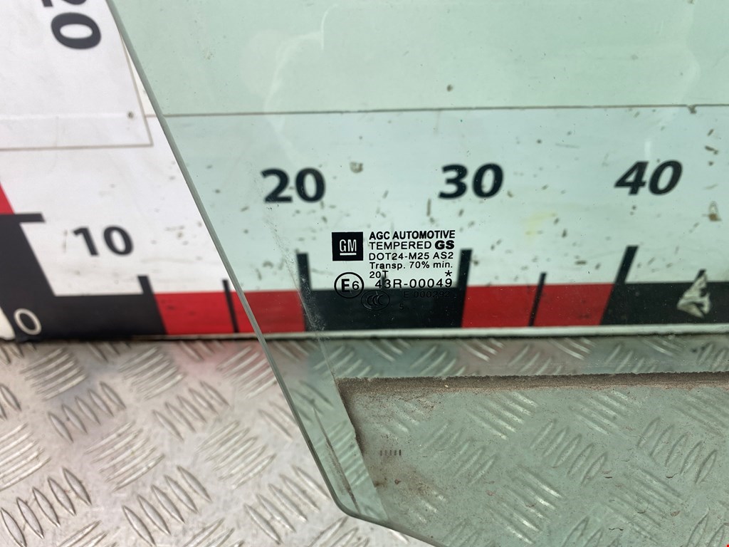 Стекло двери переднее правое OPEL Zafira C 2012-2019