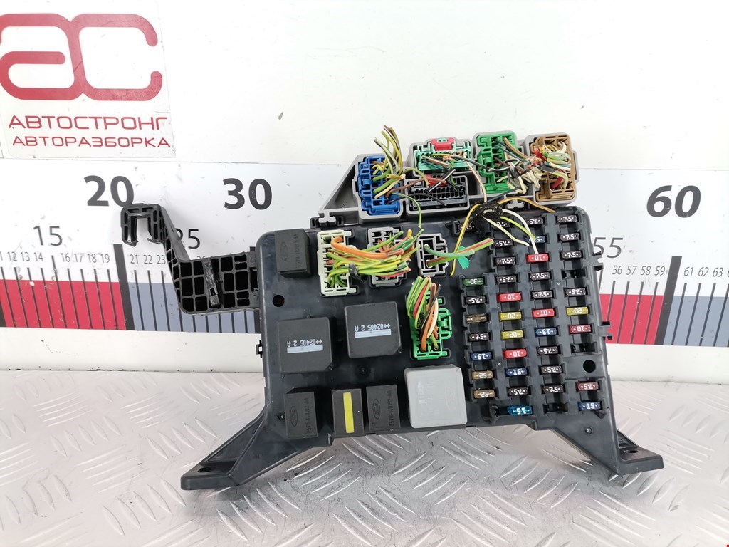 Блок предохранителей Ford Mondeo 3 (2000-2007)