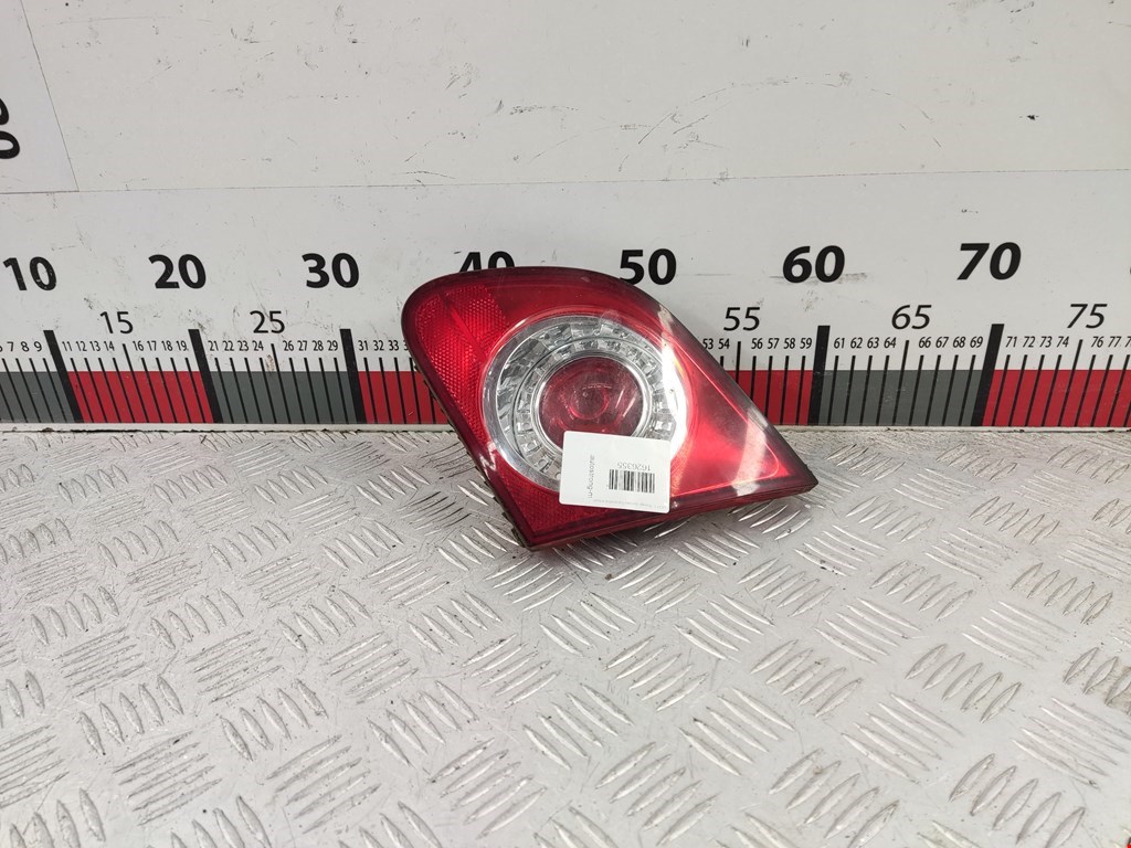 Фонарь крышки багажника правый Volkswagen Passat 6 (2005-2010)