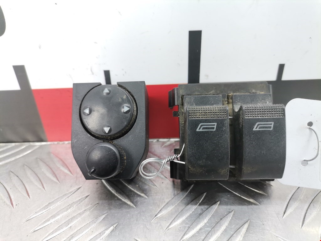 Блок управления стеклоподъемниками AUDI A3 8L 1996-2003