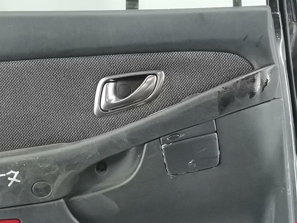 Дверь задняя левая MITSUBISHI Sigma 1990-1996