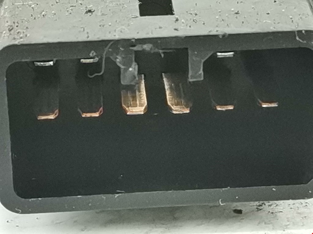 Кнопка аварийной сигнализации (аварийки) MITSUBISHI Sigma 1990-1996