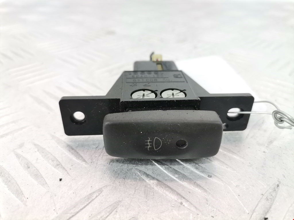 Кнопка включения противотуманных фар MITSUBISHI Sigma 1990-1996