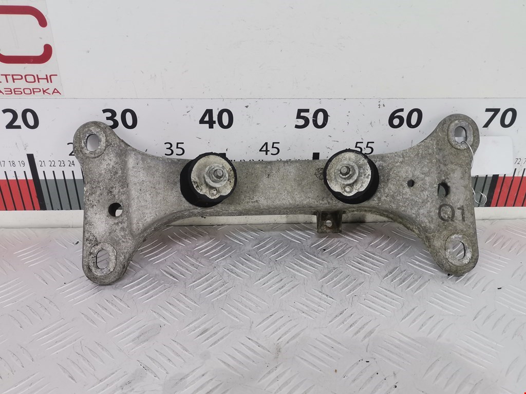 Кронштейн (крепление лапа траверса) кпп BMW X1 (E84) (2009-2015)
