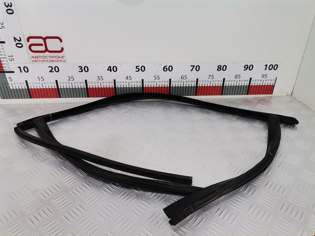 Уплотнитель (внутри) FORD Galaxy 2006-2015