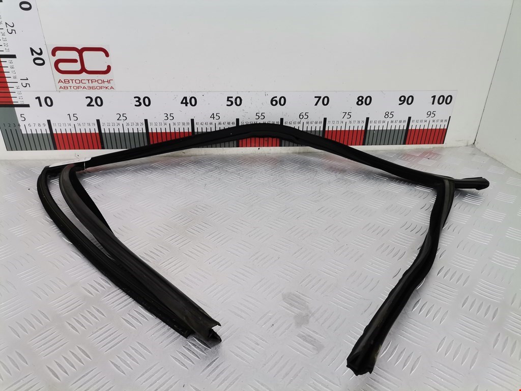 Уплотнитель (внутри) FORD Galaxy 2006-2015