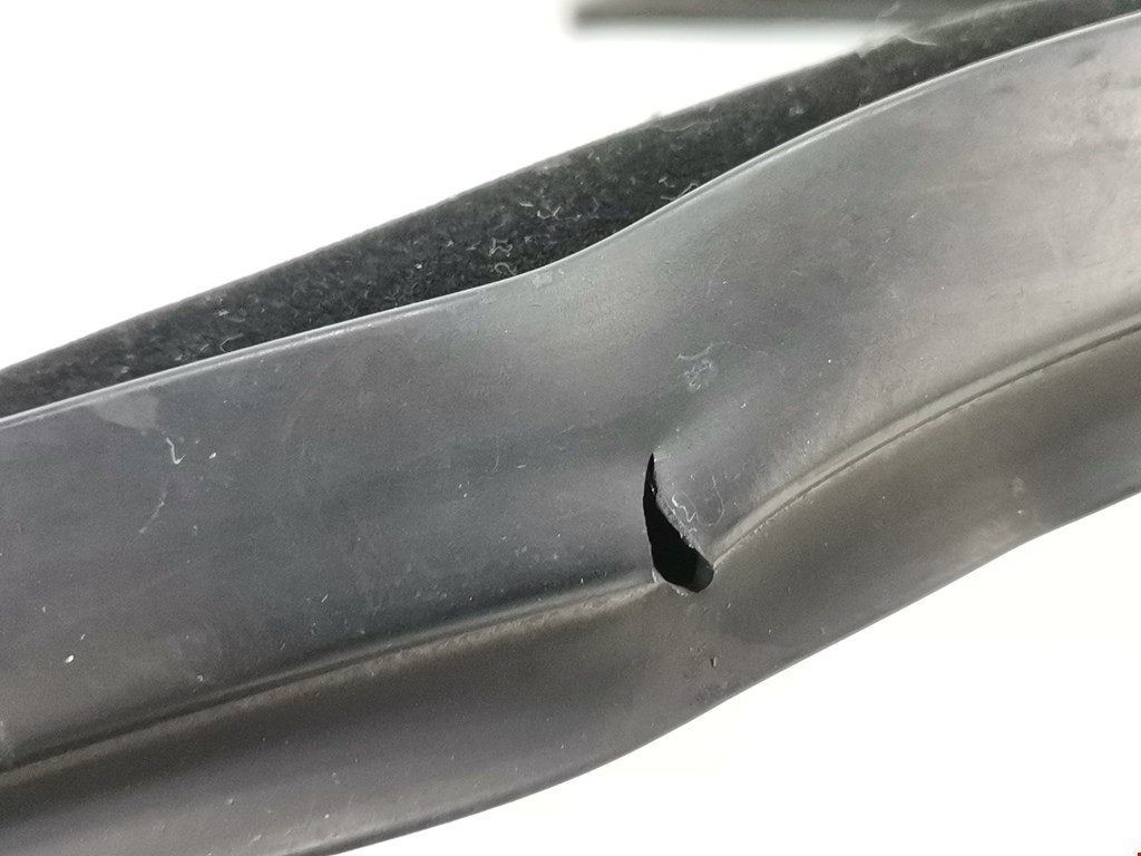 Уплотнитель (внутри) FORD Galaxy 2006-2015