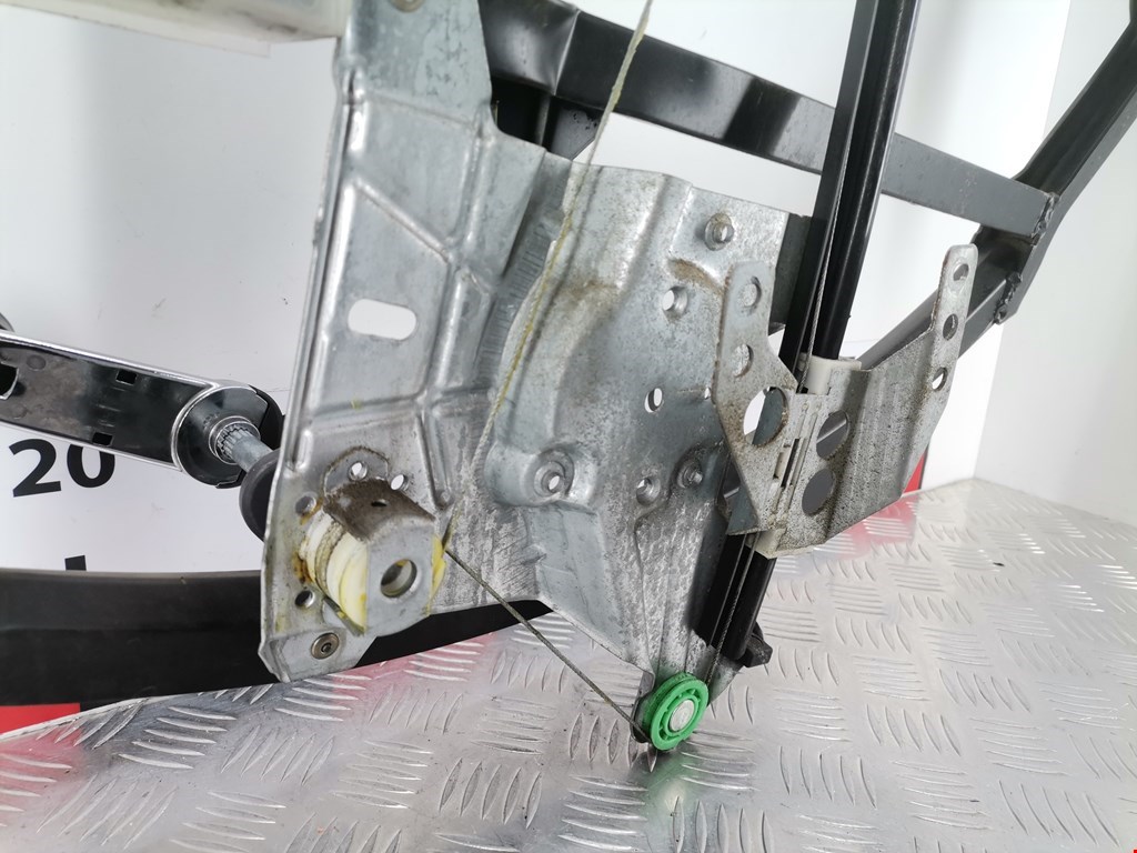 Стеклоподъемник задний левый AUDI A4 B5 1995-2001