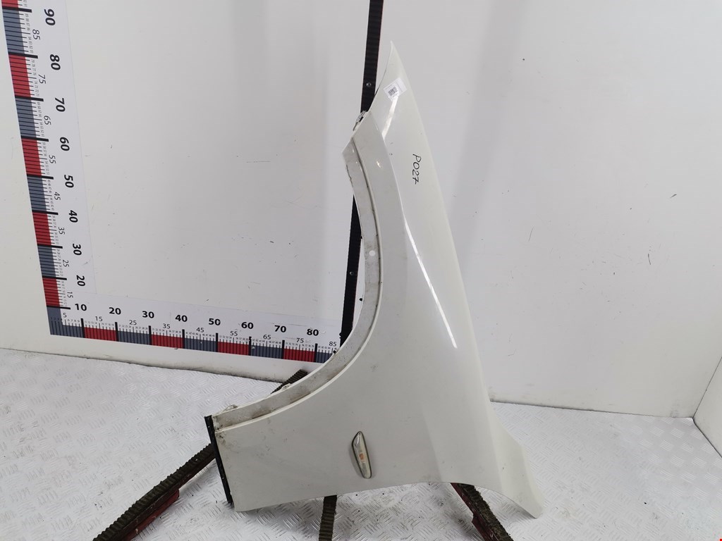 Крыло переднее левое BMW X1 E84 2009-2015