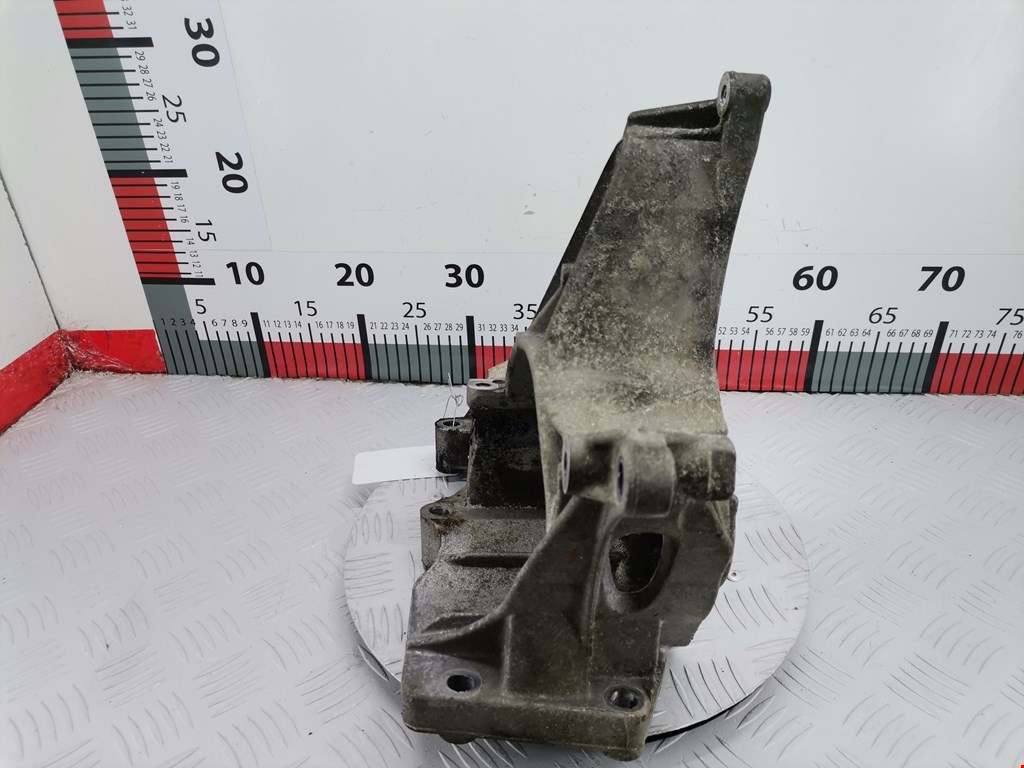 Кронштейн генератора RENAULT Megane I 1996-2002