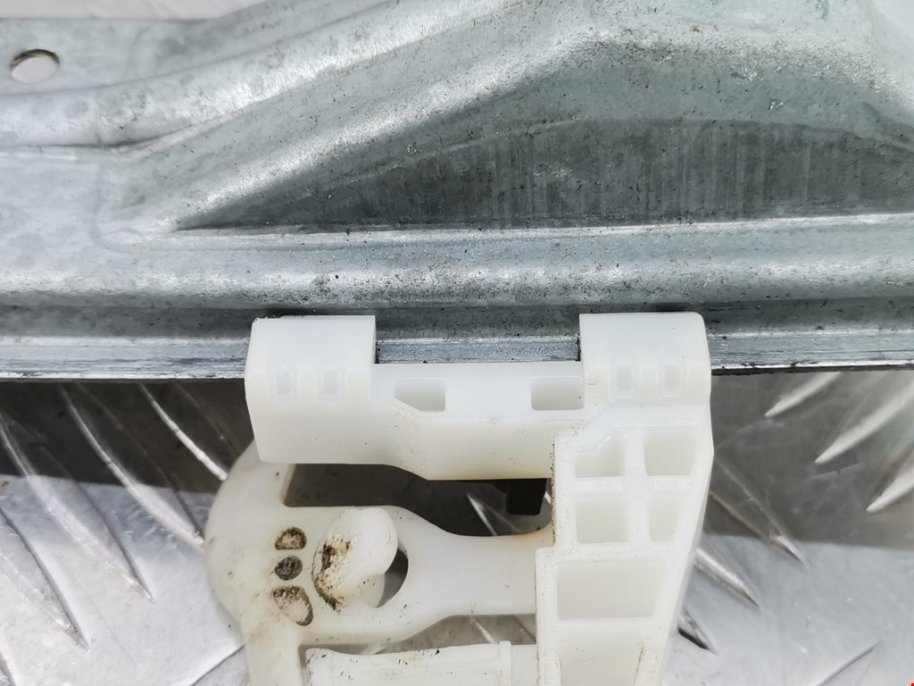 Стеклоподъемник задний правый LANCIA Delta III (844) 2008-2014