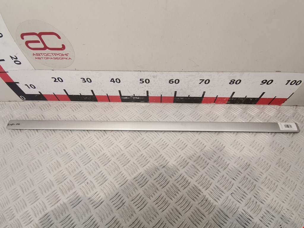 Накладка декоративная (молдинг) двери передней левой Ford Focus 2 (2004-2011)