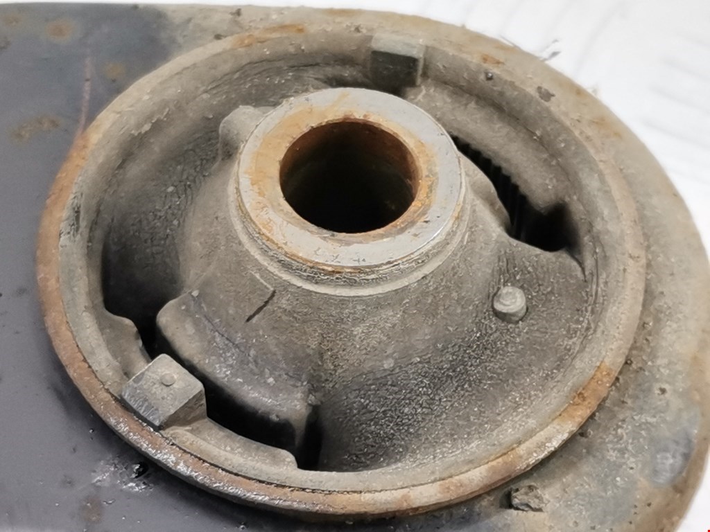 Рычаг передний правый TOYOTA Prius III XW30 2009-2015