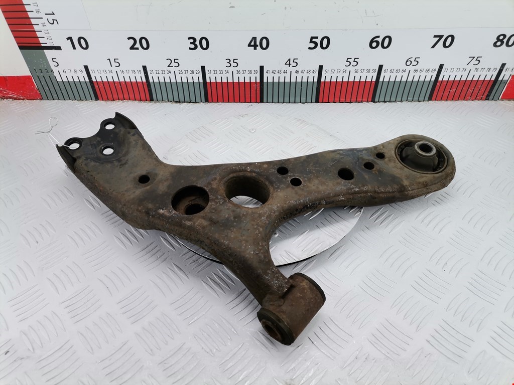 Рычаг передний правый TOYOTA Prius III XW30 2009-2015