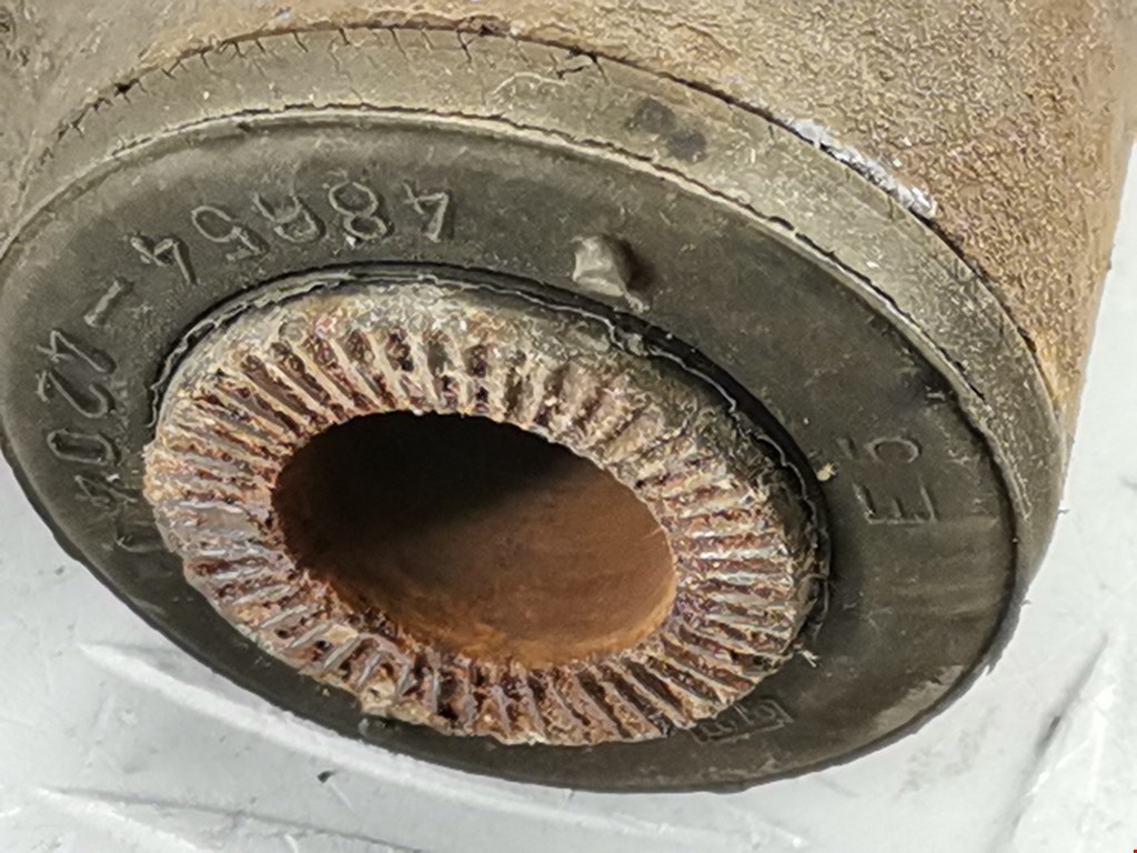 Рычаг передний правый TOYOTA Prius III XW30 2009-2015