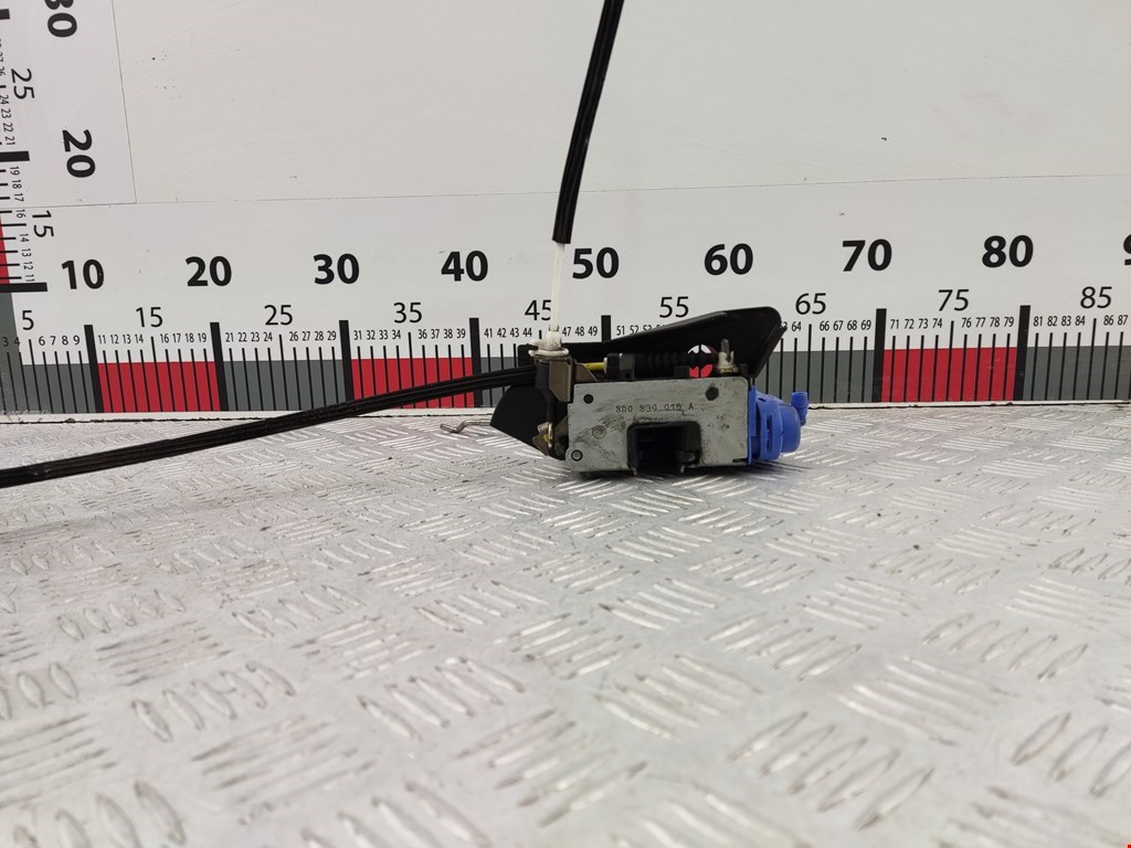 Замок двери задней правой AUDI A4 B5 1995-2001